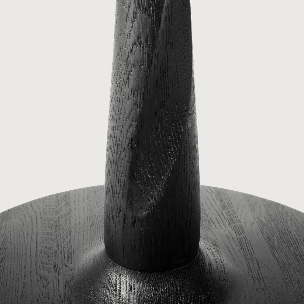 Table à manger sculpturale en chêne avec plateau rond et pied torsadé pour salle à manger