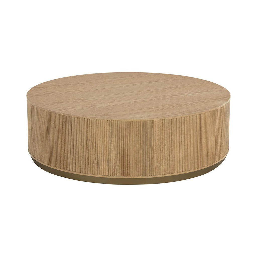 Table basse rustique en placage de chêne avec cannelures verticales et piétement en acier doré pour salon