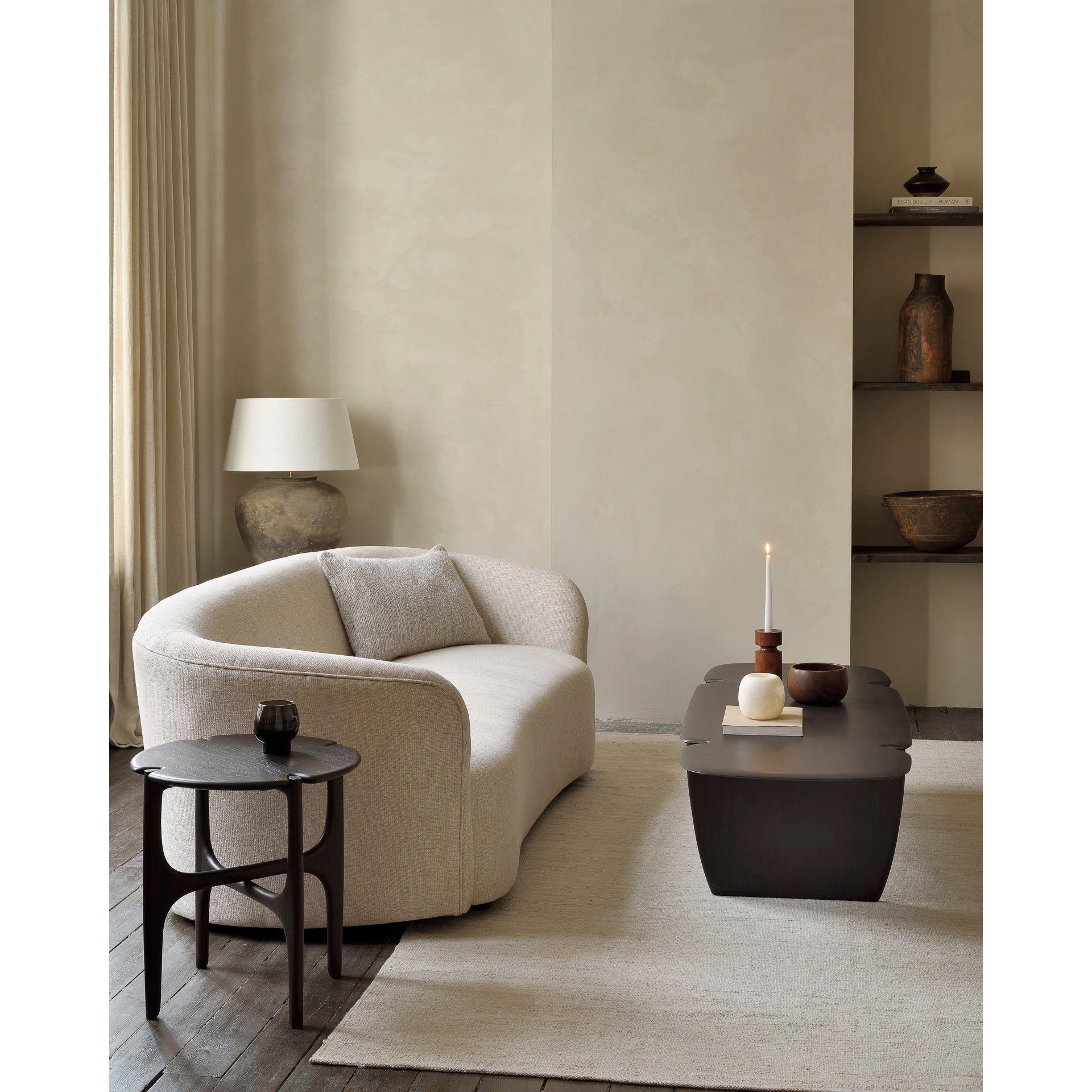Table d'appoint en acajou organique moderne avec plateau rond poli-imparfait pour salon