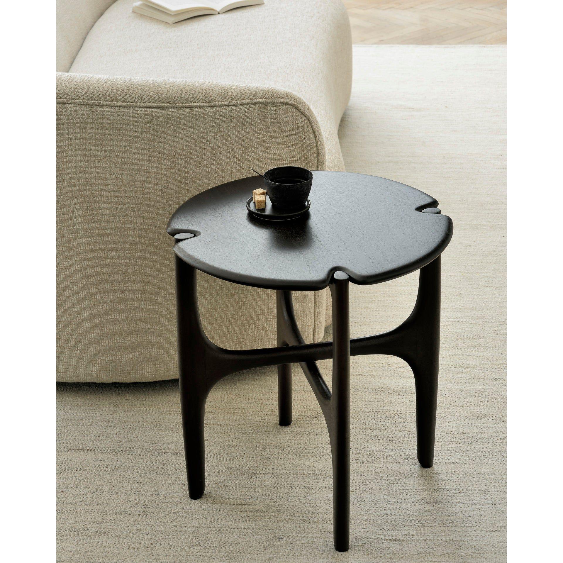 Table d'appoint en acajou organique moderne avec plateau rond poli-imparfait pour salon