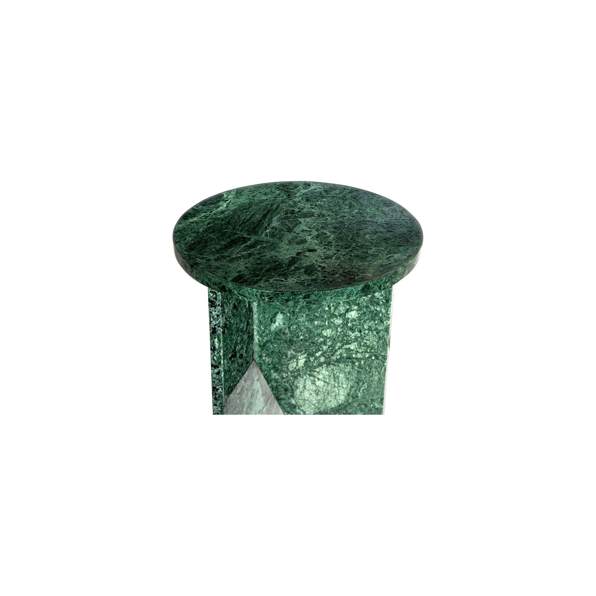 Table d'appoint contemporaine en marbre massif avec plateau rond et base sculpturale audacieuse pour le salon