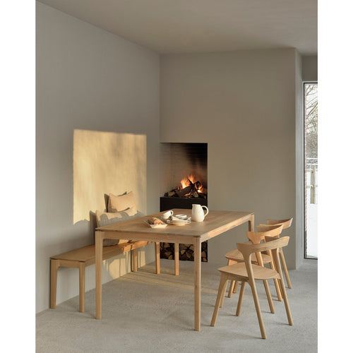 Table de salle à manger Airy en chêne massif avec plateau rectangulaire et cadre ouvert léger pour salle à manger