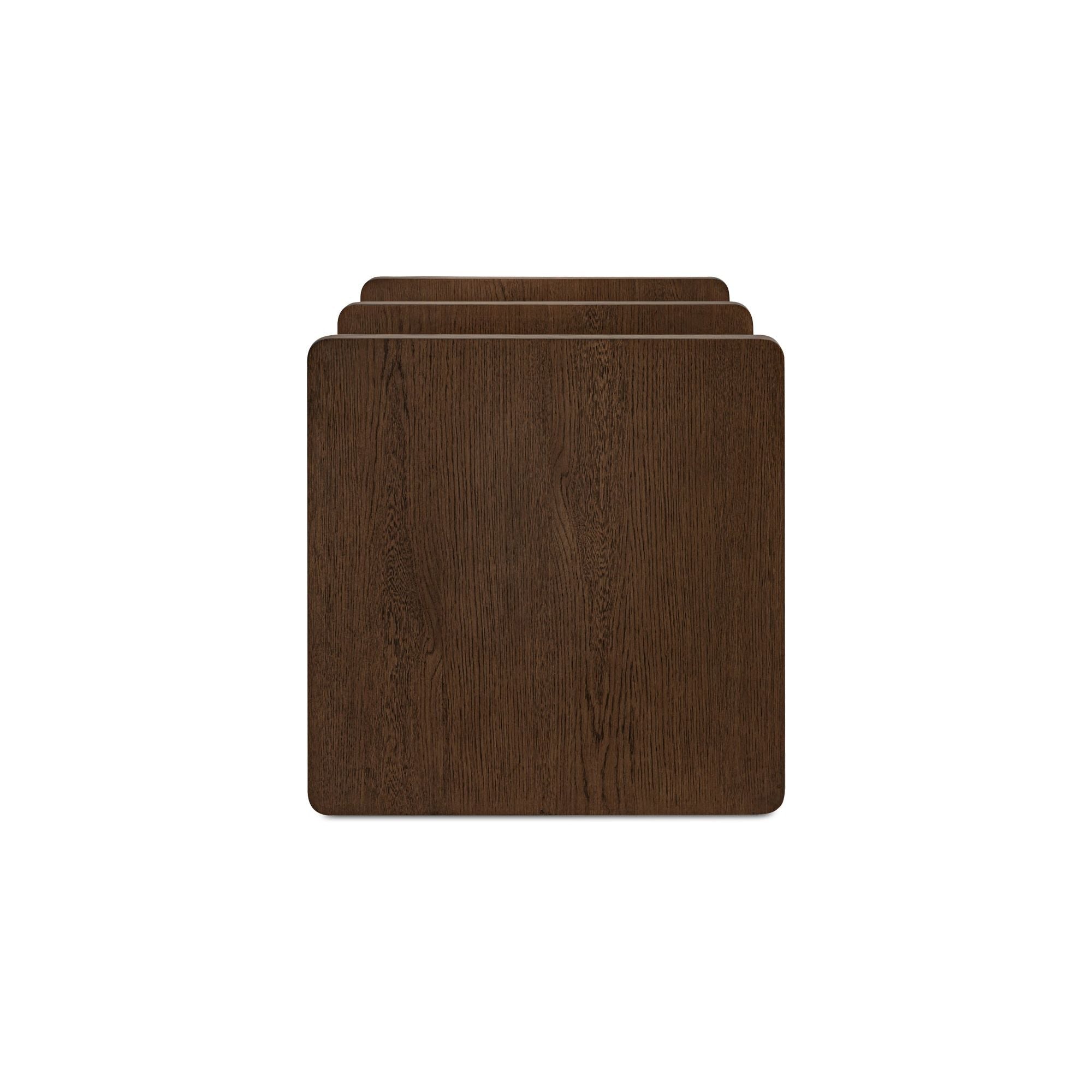 Table basse moderne en chêne massif avec plateau rond à rainure en V et piètement entretoisé en croisillon pour salon