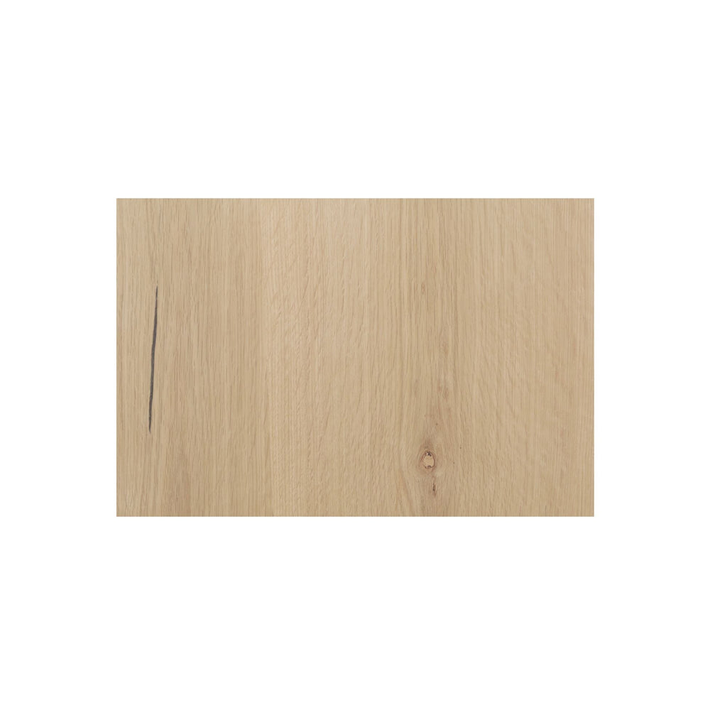 Table basse minimaliste en chêne avec plateau rectangulaire étroit et base en retrait pour salon
