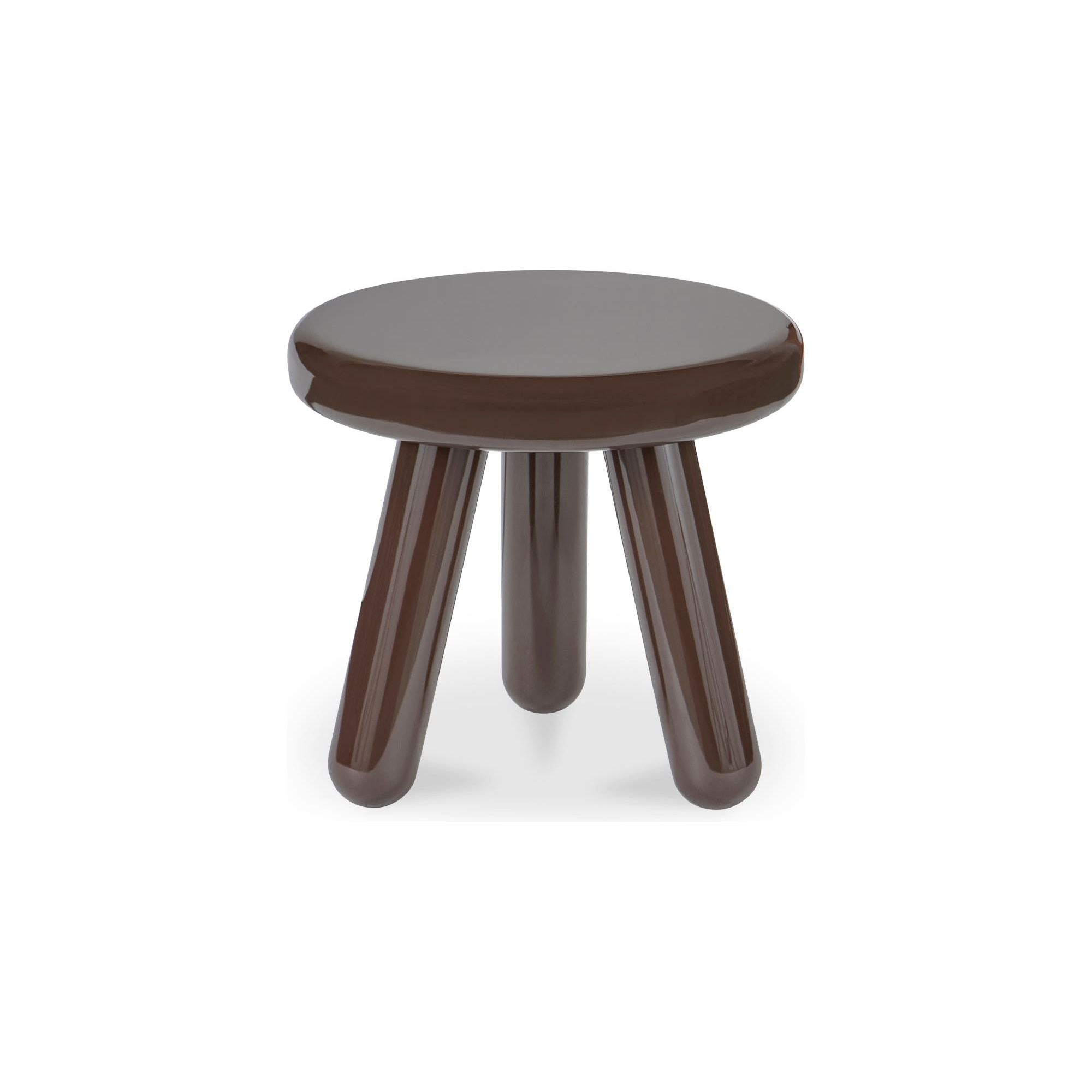 Table d'appoint contemporaine en bois d'hévéa laqué avec plateau rond à bordure courbée et forme inspirée d'un ballon pour le salon