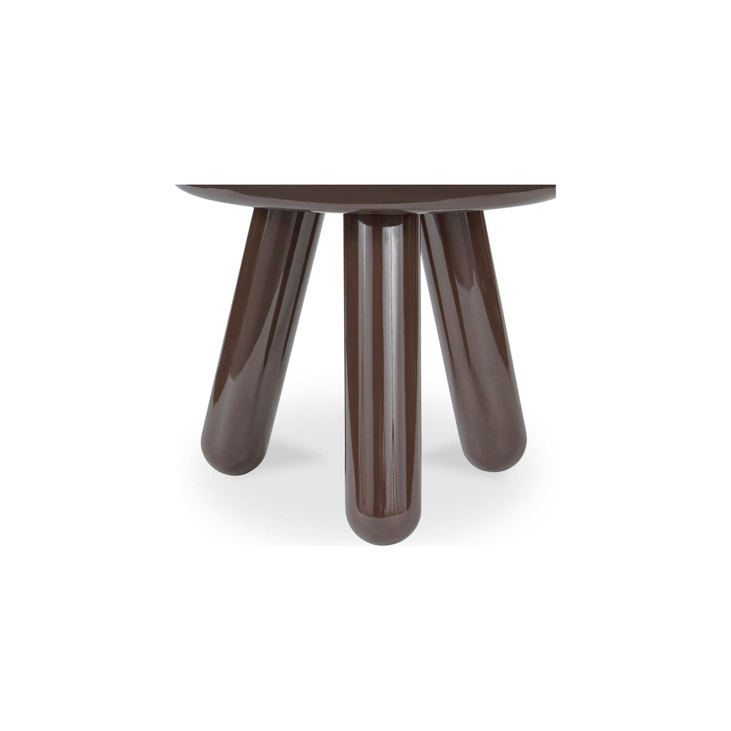 Table d'appoint contemporaine en bois d'hévéa laqué avec plateau rond à bordure courbée et forme inspirée d'un ballon pour le salon