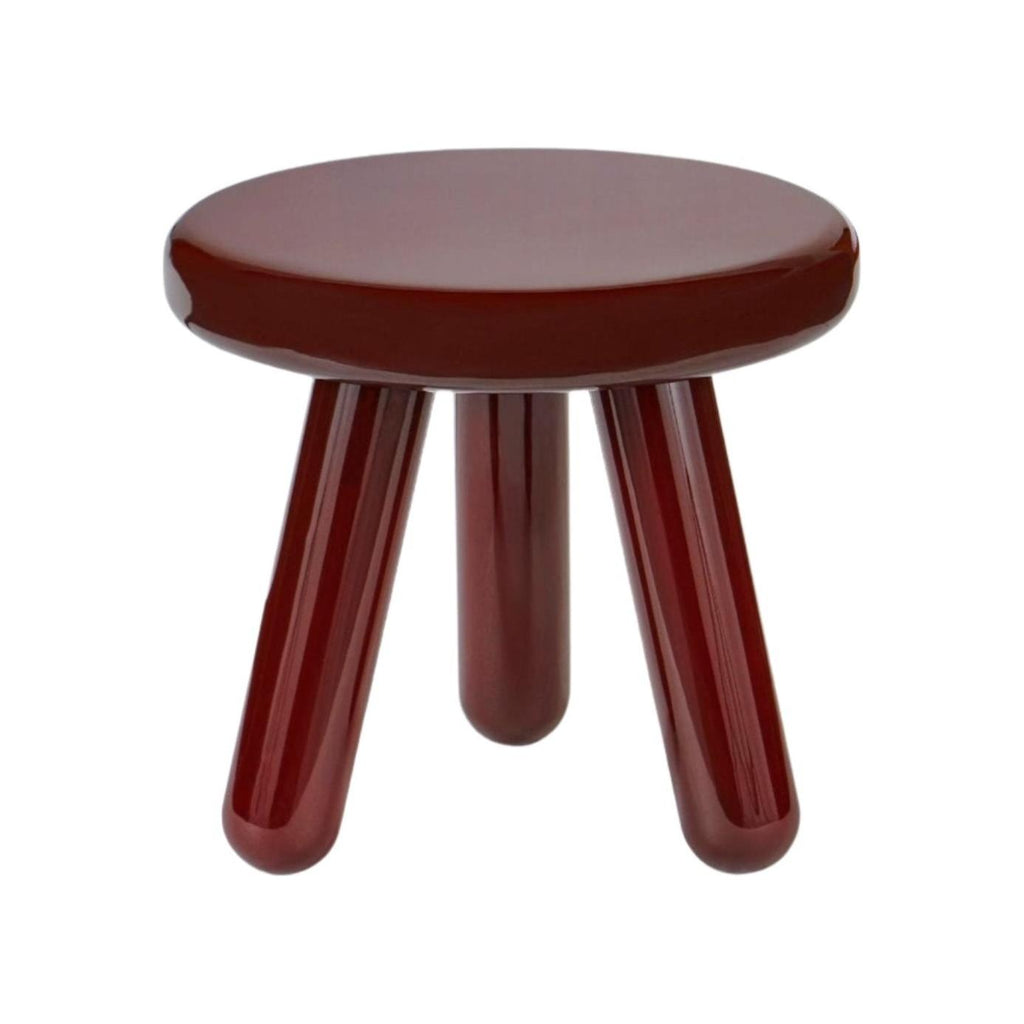 Table d'appoint contemporaine en bois d'hévéa laqué avec plateau rond à bordure courbée et forme inspirée d'un ballon pour le salon