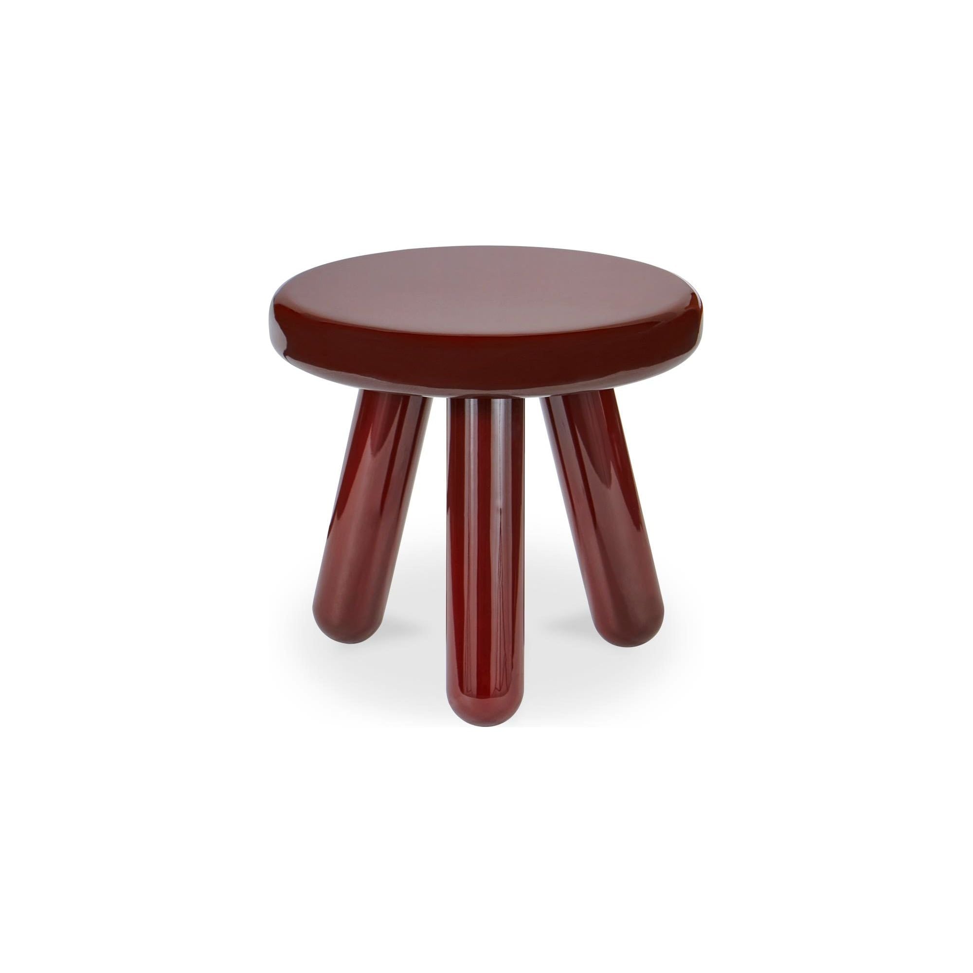 Table d'appoint contemporaine en bois d'hévéa laqué avec plateau rond à bordure courbée et forme inspirée d'un ballon pour le salon