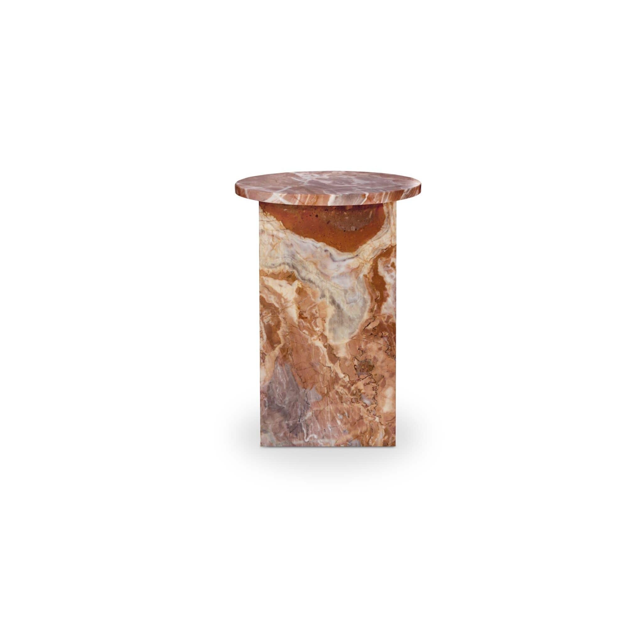 Table d'appoint contemporaine en marbre massif avec plateau rond et base sculpturale audacieuse pour le salon